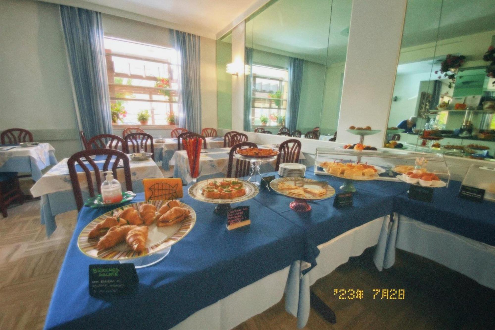 Hotel Emma Nord Римини Экстерьер фото